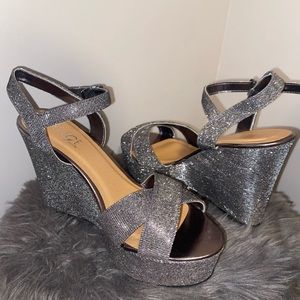 Rouge Silver Sparkle Wedges Size 9.
